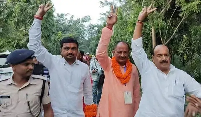 बिहार एमएलसी चुनाव: तिरहुत शिक्षक सीट पर एनडीए की जीत, भाजपा के नरेंद्र सिंह ने भूषण झा को 594 वोटों से हराया