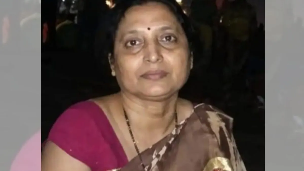 बिजली गुल होते ही बिस्तर पर सो रही महिला को सांप ने डंसा, मुजफ्फरपुर ले जाते समय हुई मौत