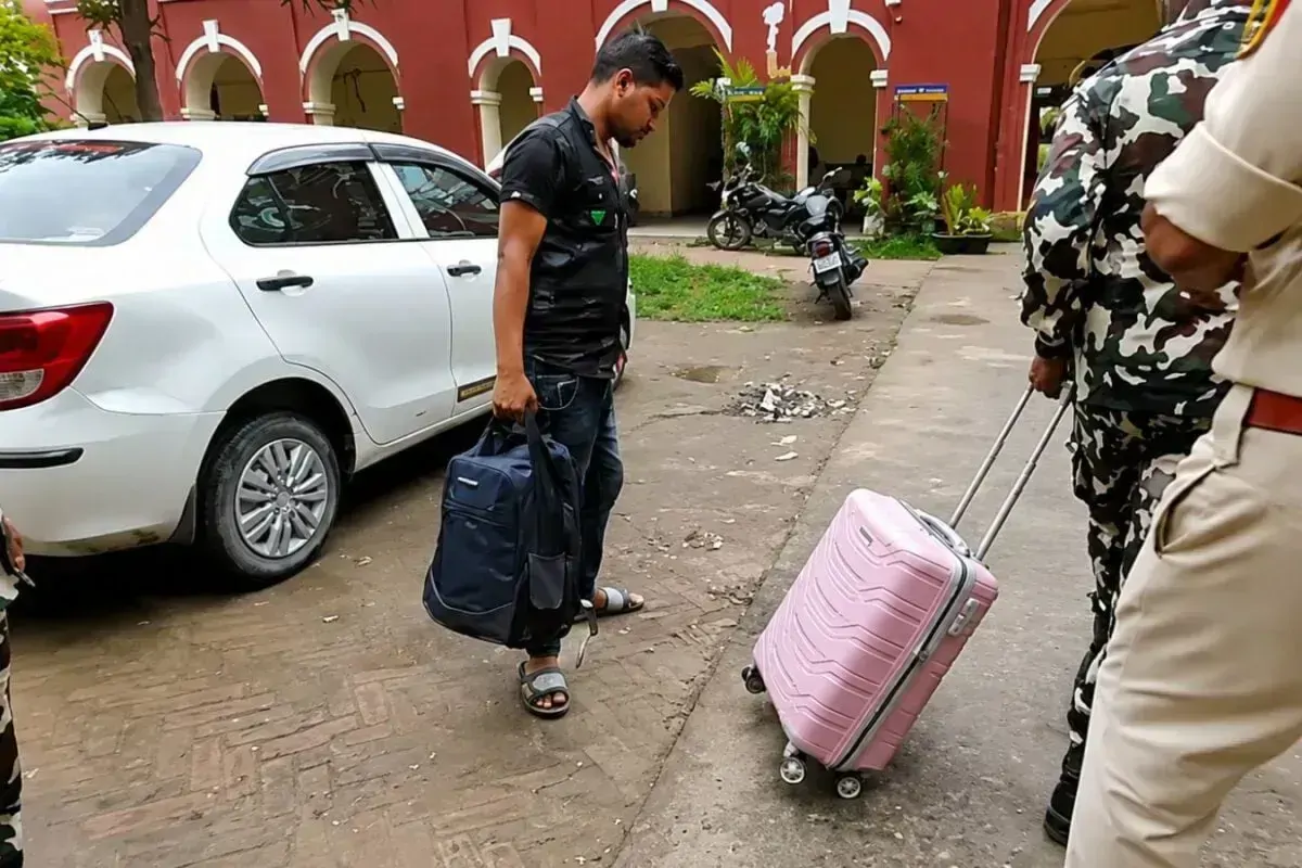 पटना में पुलिस ने रोकी Rapido टैक्सी, डिक्की खुलते ही उड़ गए होश; आखिर क्यों कूद कर भागा शख्स?