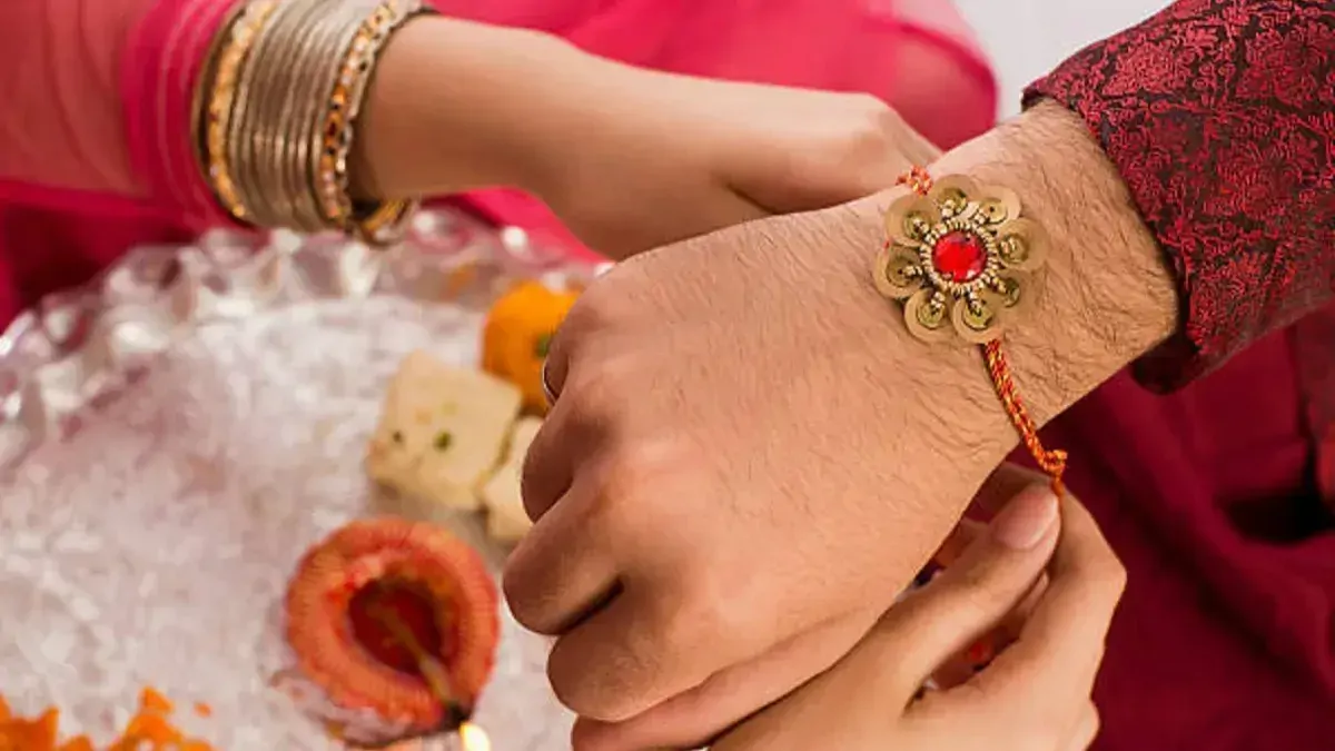 राखी की चिंता छोड़िए, इंडिया पोस्ट पहुंचाएगा बिहार से विदेशों तक भाई की कलाई का प्यार
