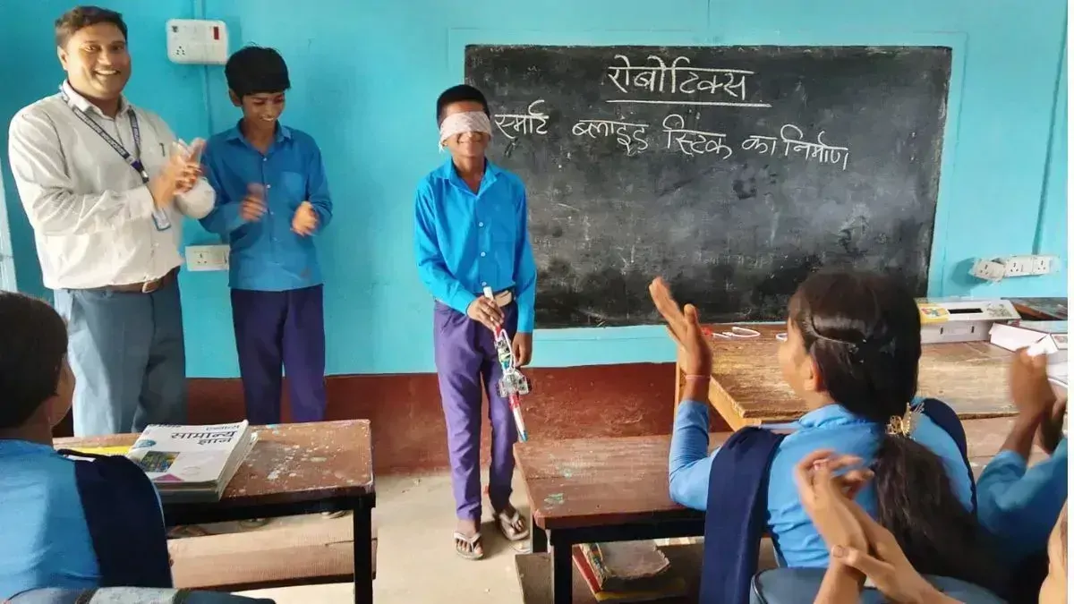 दरभंगा में कमाल, छात्रों ने बनाई 'स्मार्ट छड़ी', अब पहले ही बताएगी खतरा