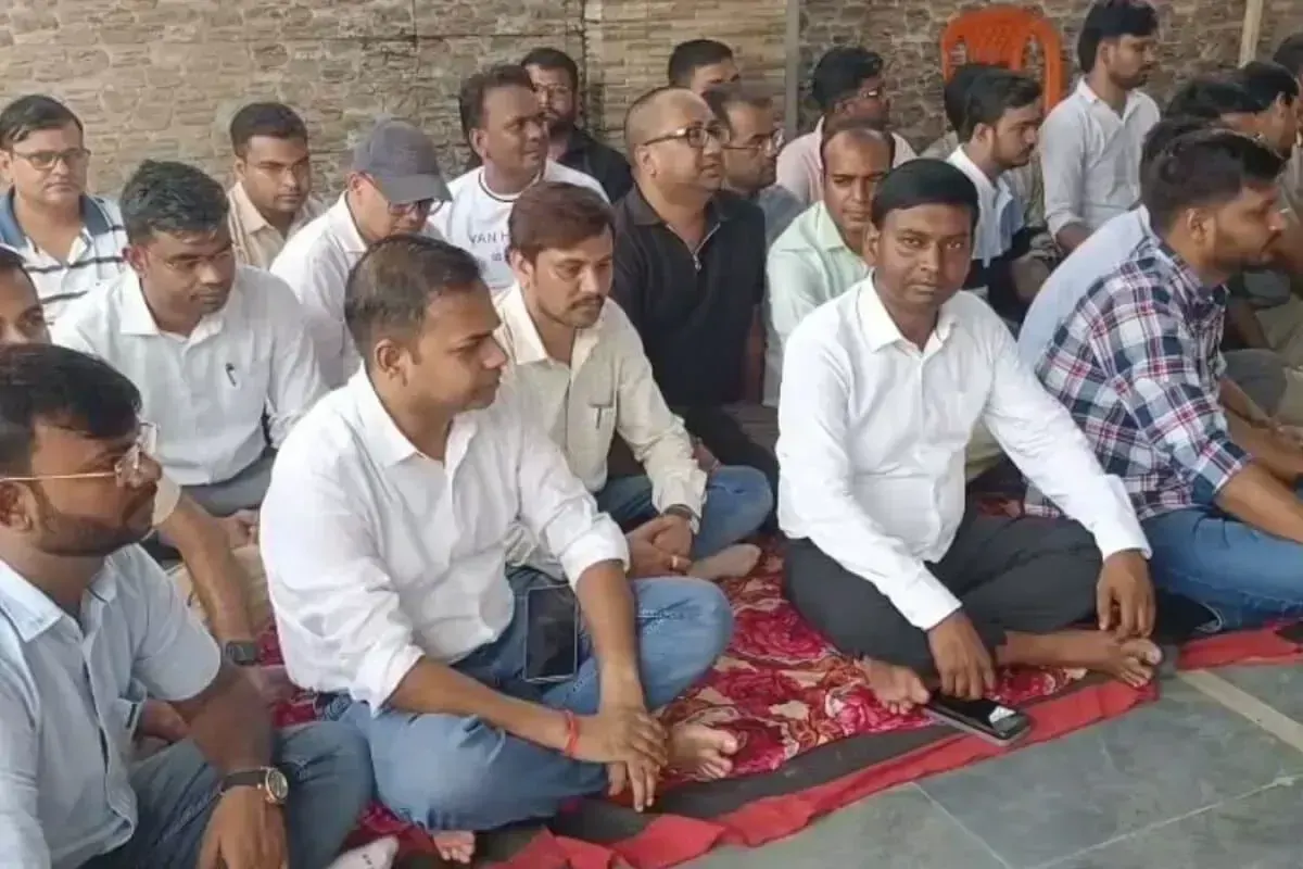 विमल कुमार हत्याकांड: बिहारभर के कार्यपालक पदाधिकारी अनिश्चितकालीन हड़ताल पर, 2 करोड़ मुआवजा और 4+1 सुरक्षा की मांग
