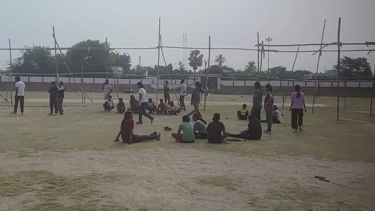बिहार में सपने बड़े, मैदान छोटे... दरभंगा के खिलाड़ियों का संघर्ष जारी