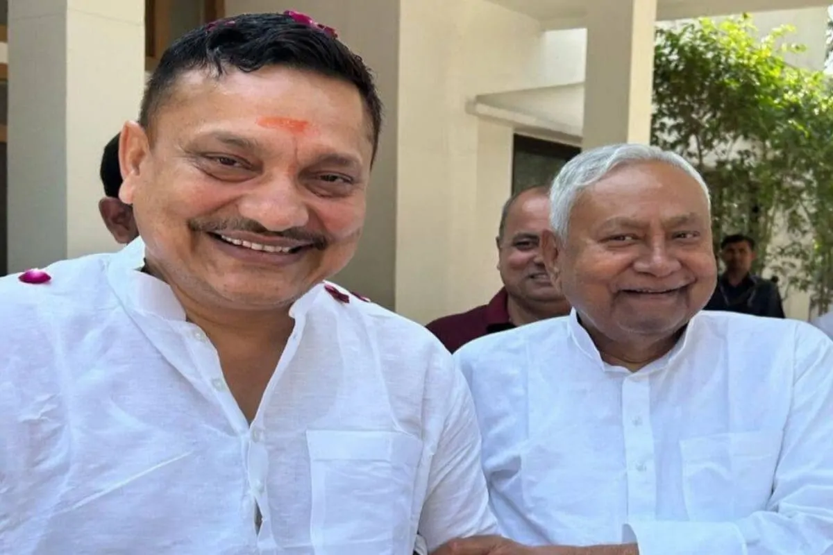कौन हैं छोटू सिंह? नीतीश कुमार के करीबी रहे नेता ने संजय झा को खुलेआम ललकारा
